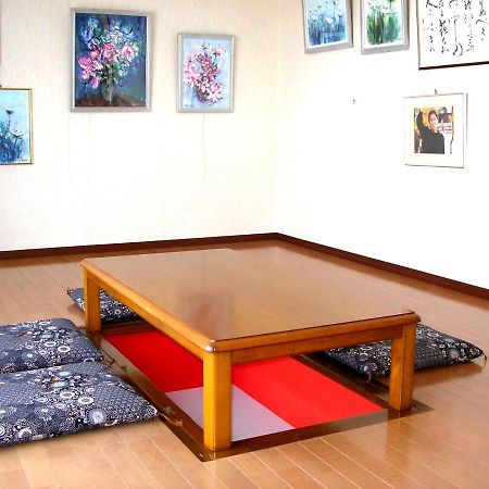 民泊コスモス Apartment Toyama Bagian luar foto
